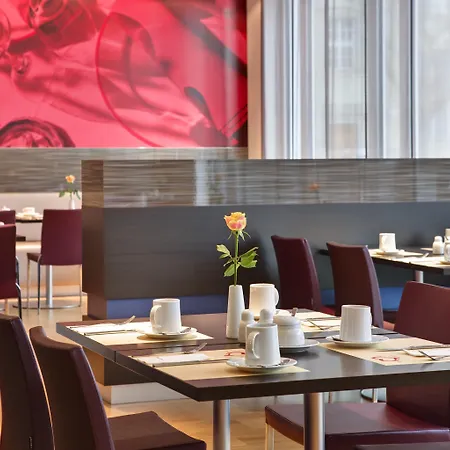 מלון Intercityhotel