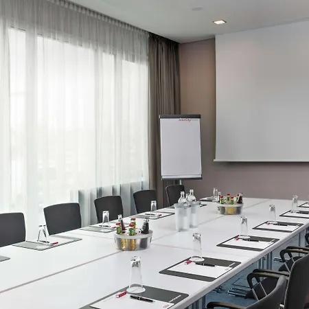 Ξενοδοχείο Intercityhotel 4*