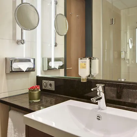 Intercityhotel 4*
