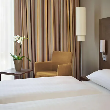 Intercityhotel 4*