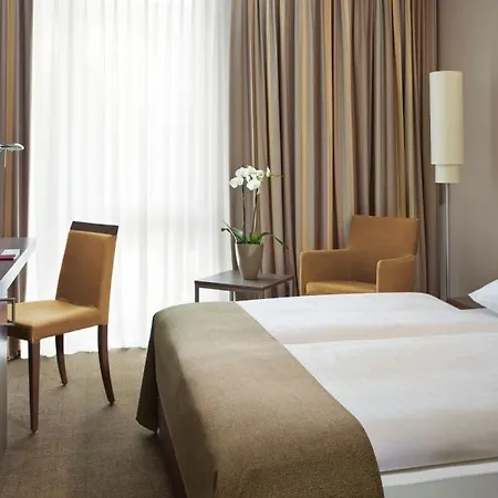 酒店 Intercityhotel 4*