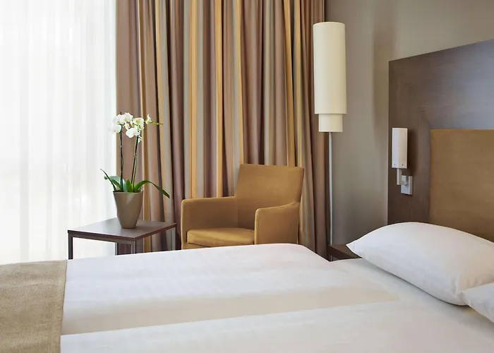 Intercityhotel 4*